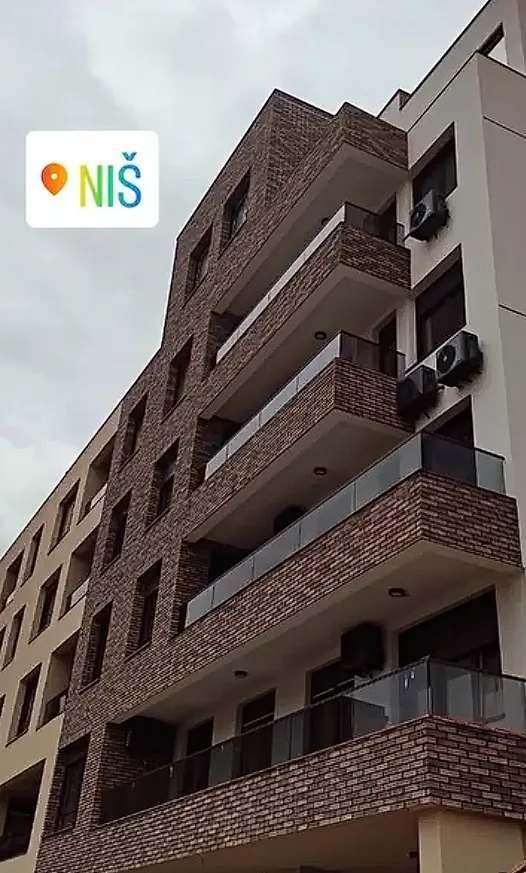 Stambena zgrada u Nišu sa fasadnom dekorativnom ciglom